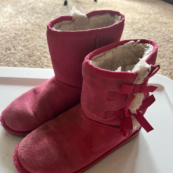Pink Kids Size 4 Koolaburra by Ugg. Used condition. - Picture 4 of 4